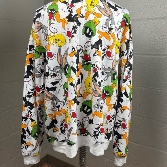 2XL looney Tunes repeat pattern sweatshirt - Picture 2 of 3